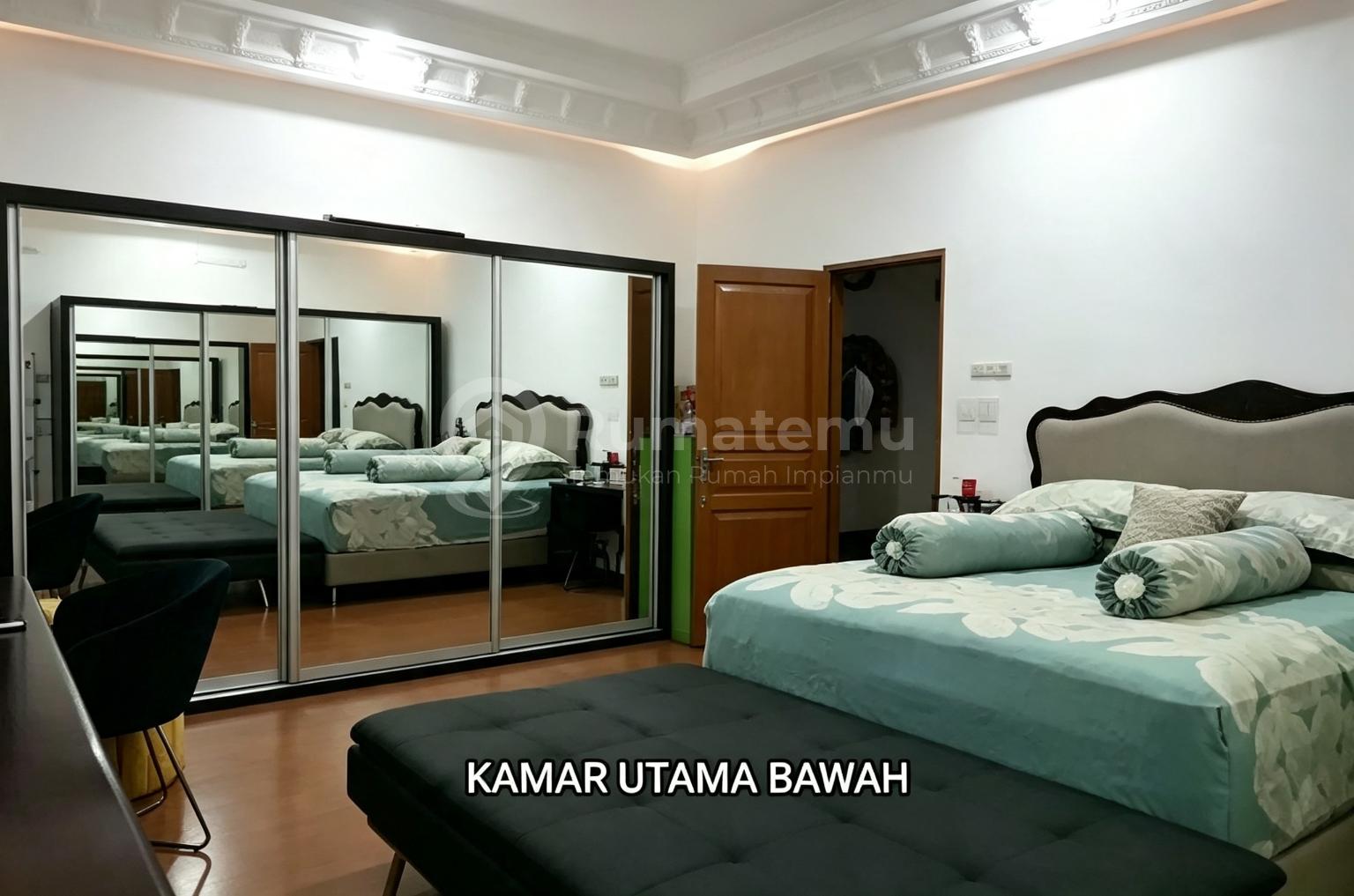 Rumah Mewah Area Kebon Jeruk, 100 Meter ke Jalan Raya Utama