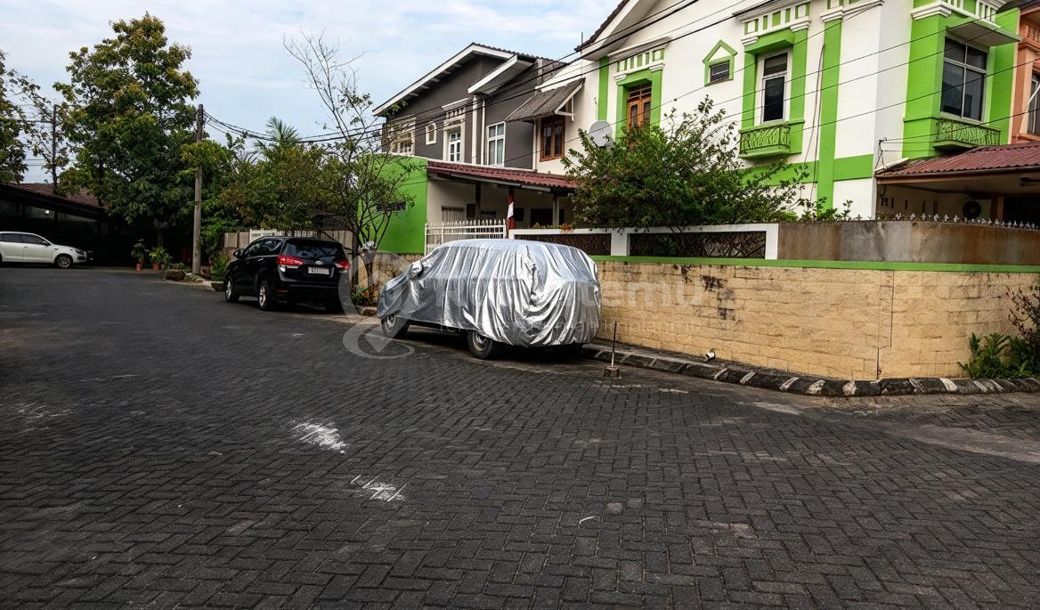 Permata Taman Palem, Cengkareng, Jakarta Barat..Dijual Rumah Hoek 2 Lantai, Posisi di Boulevard, bisa Utk Usaha, Lebar Jalan 12 Meter, Hadap Utara dan Timur, Listrik : 3300 Watt, Sertifikat : Shm.-T4n0926 | Rumah123