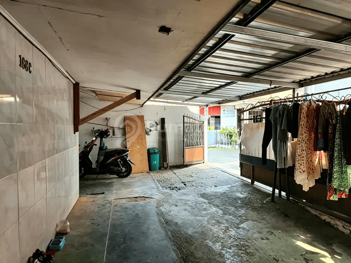Rumah Dibawah NJOP Area Jatinegara, 30 Meter ke Terminal Kampung Melayu. NJOP PBB 2025 : 5,742,774,000