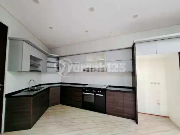 Rumah Baru 3 Lantai Design Istimewa Strategis