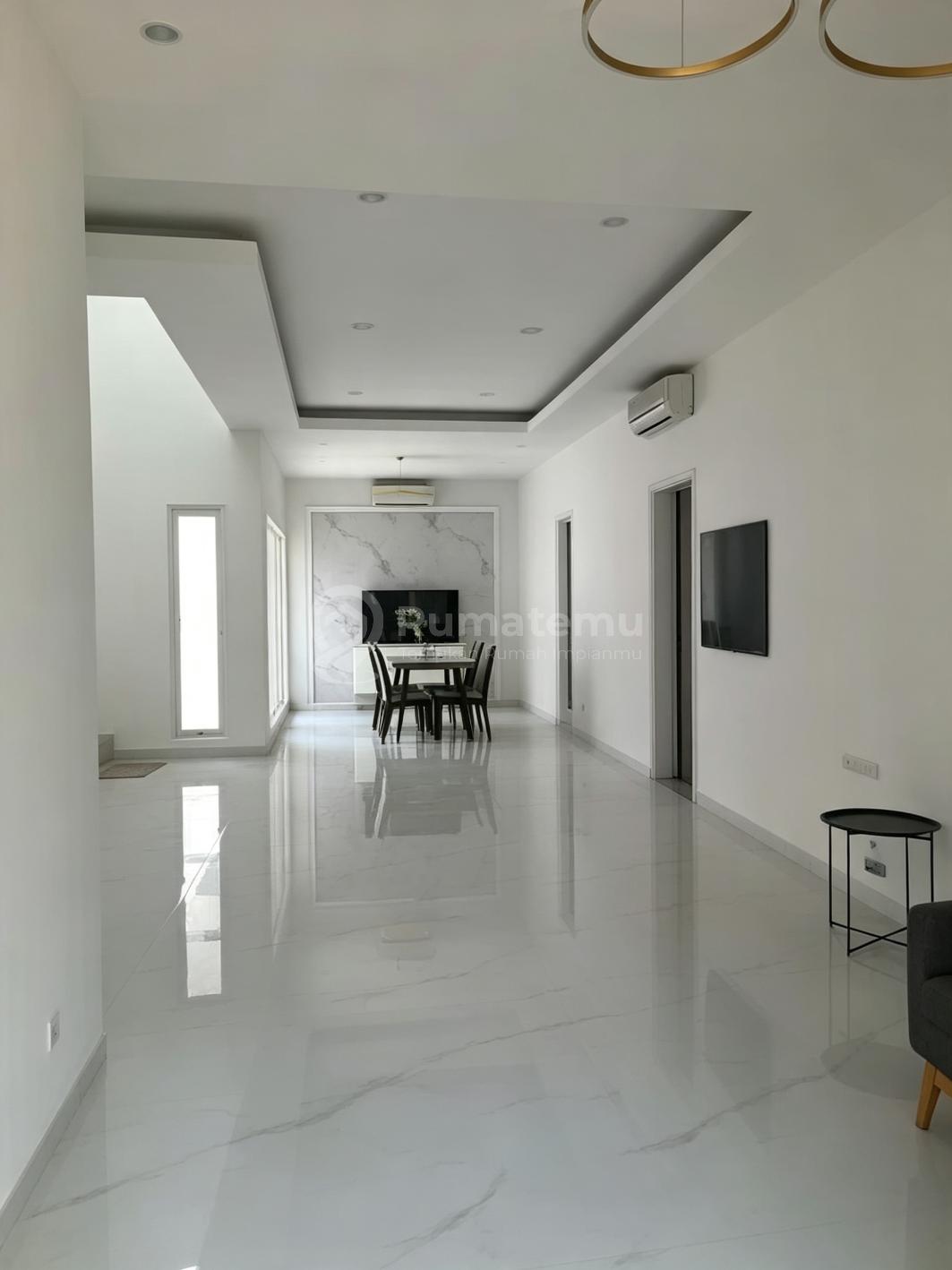 Grisea, Rumah Sudah Renov di Spring, Gading Serpong, Dekat Danau, Sudah Renov