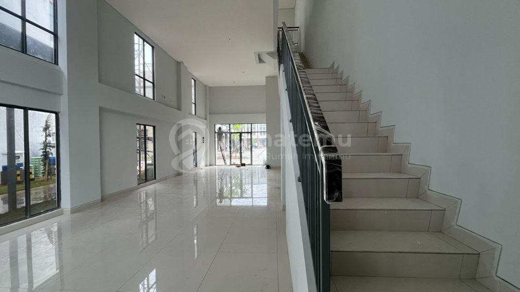 DISEWAKAN CEPAT Ruko 3 Lantai di Lingkungan Bisnis yang Strategis untuk Buka Usaha di Hudson Studi Loft, Gading Serpong, Tangerang 