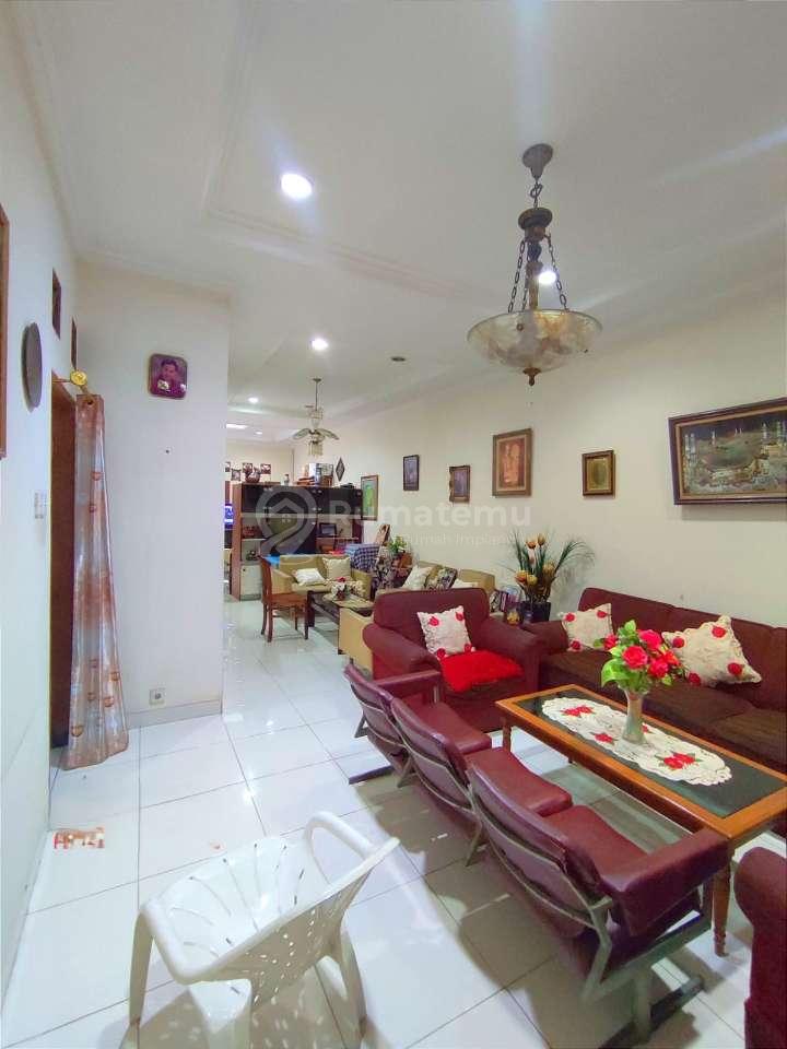Dijual rumah siap huni strategis dekat dengan pusat kota Bendungan Hilir, Tanah Abang