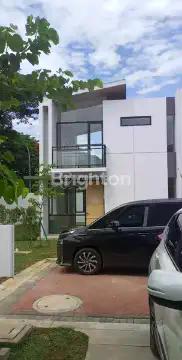 DIJUAL RUMAH CLUSTER CENDANA ARBORY,3 KT 228 M2,LIPPO VILLAGE UTARA,TANGERANG