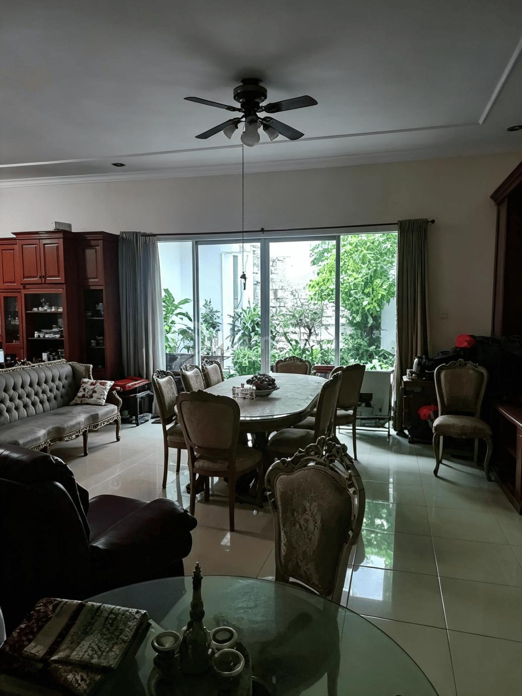 Rumah Siap Huni, Bebas Banjir, Akses Keluar Masuk Mobil Lega
