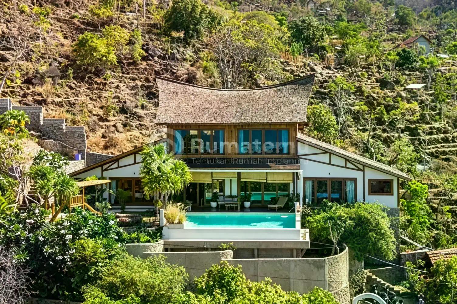 Rv-3112 Stunning 3-Bedroom Home With Infinity Pool And Business Opportunity In Amed, East Bali