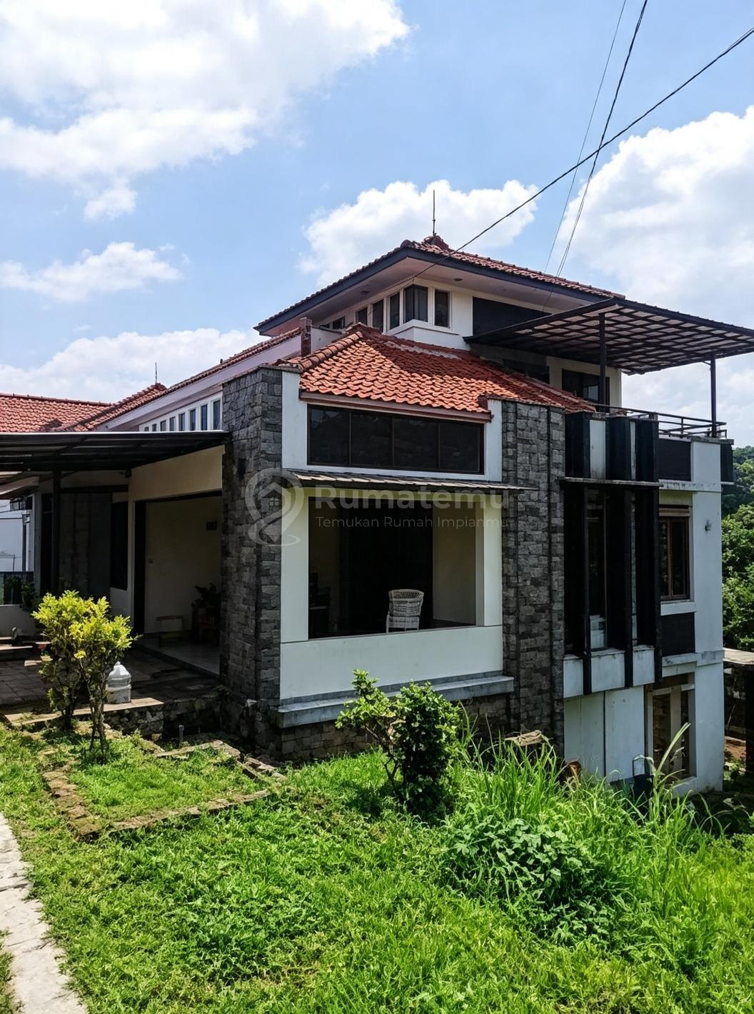 Disewakan Rumah 2 Lantai di Awiligar Bandung Utara