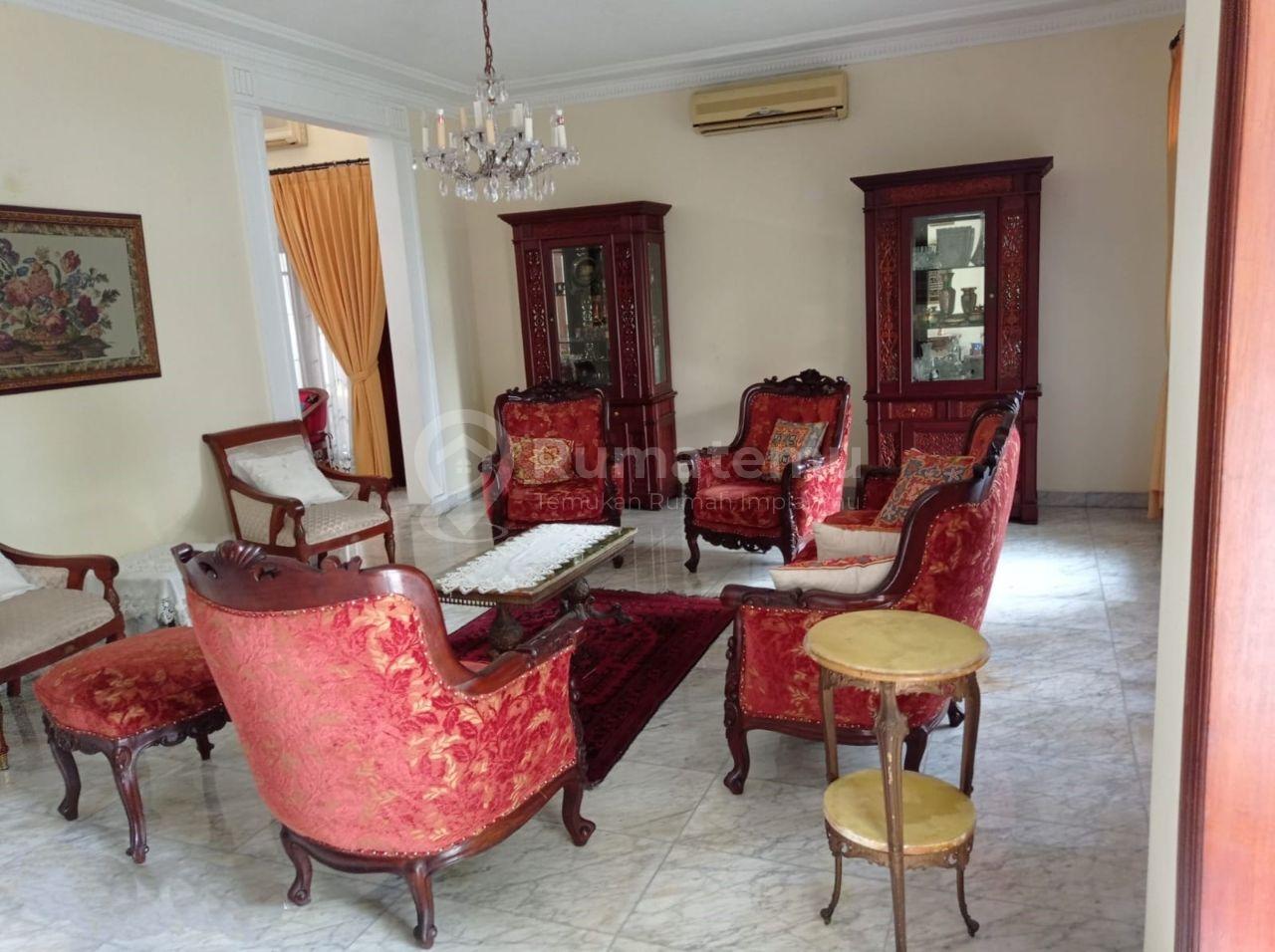 RUMAH MEWAH DIJUAL 2 LANTAI AREA KEBAYORAN BARU
