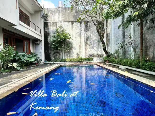 For Sale:  Rumah Villa Bali Bawah NJOP dalam Komplek Elit Kemang Jaya, Jakarta Selatan