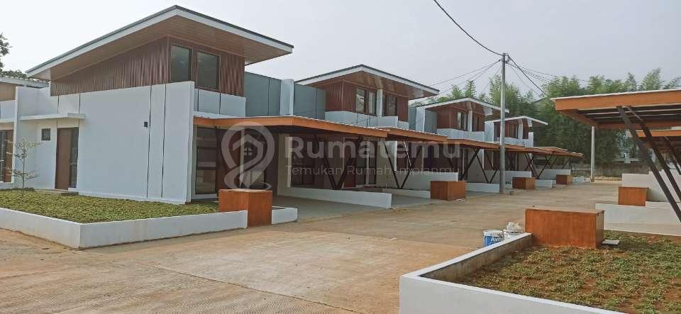 Hunian nyaman one gate system, bebas banjir, dengan kualitas bangunan dinding bata merah yang bikin rumah lebih sejuk & adem