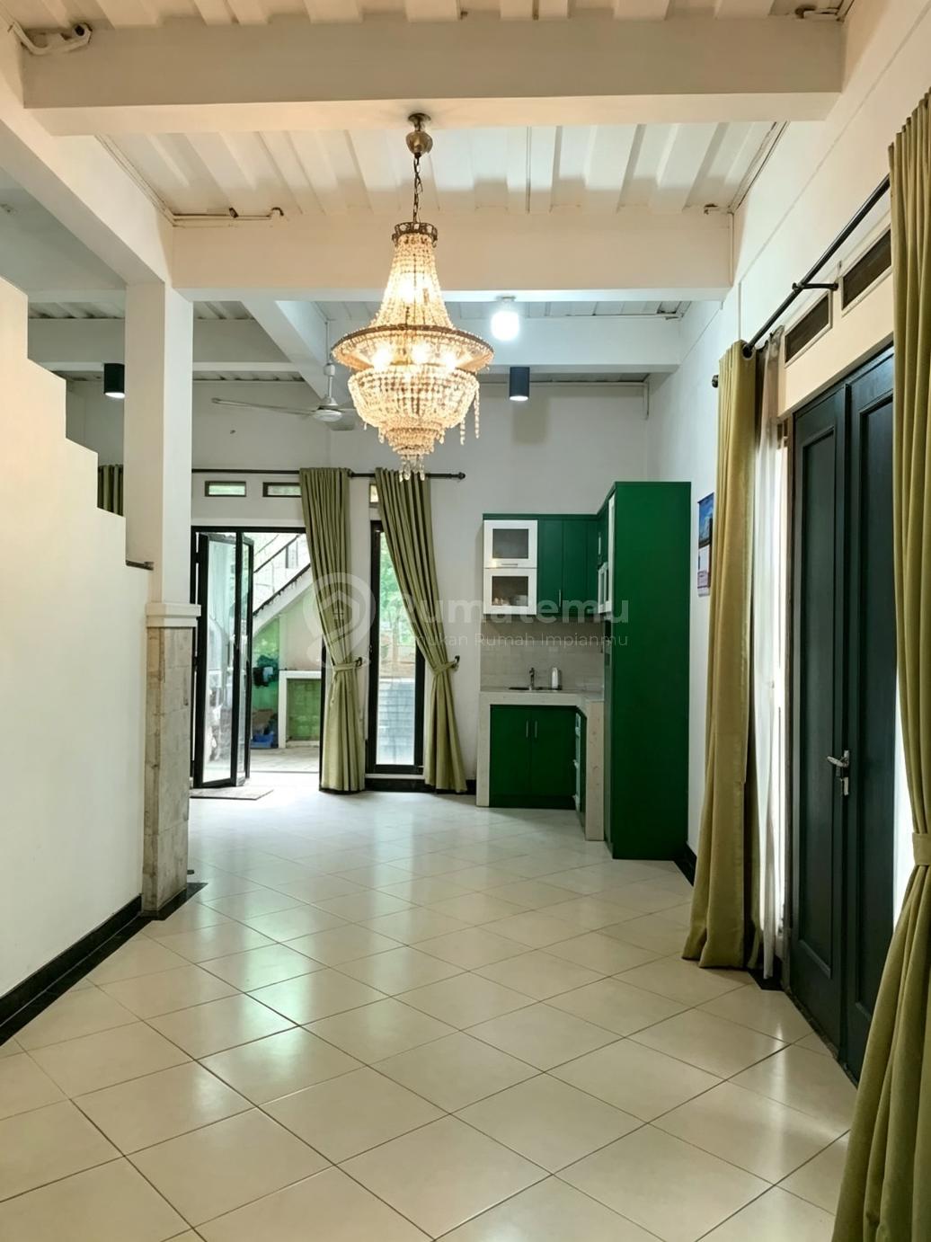 Dijual Rumah Di Depan Taman Siap Huni D Cinere Tangerang Selatan