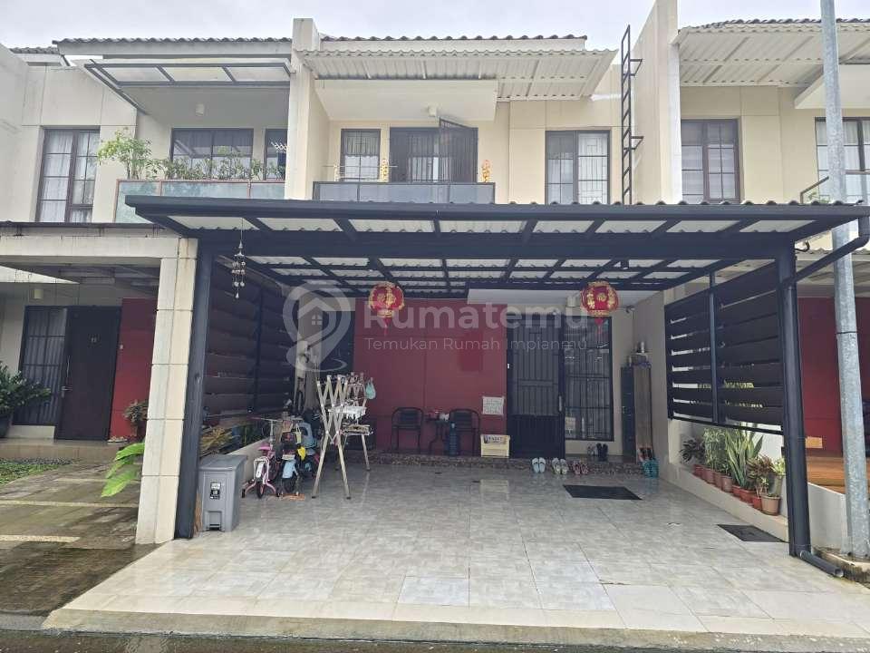 Dijual Rumah Cantik + Interior Mewah di Green Village