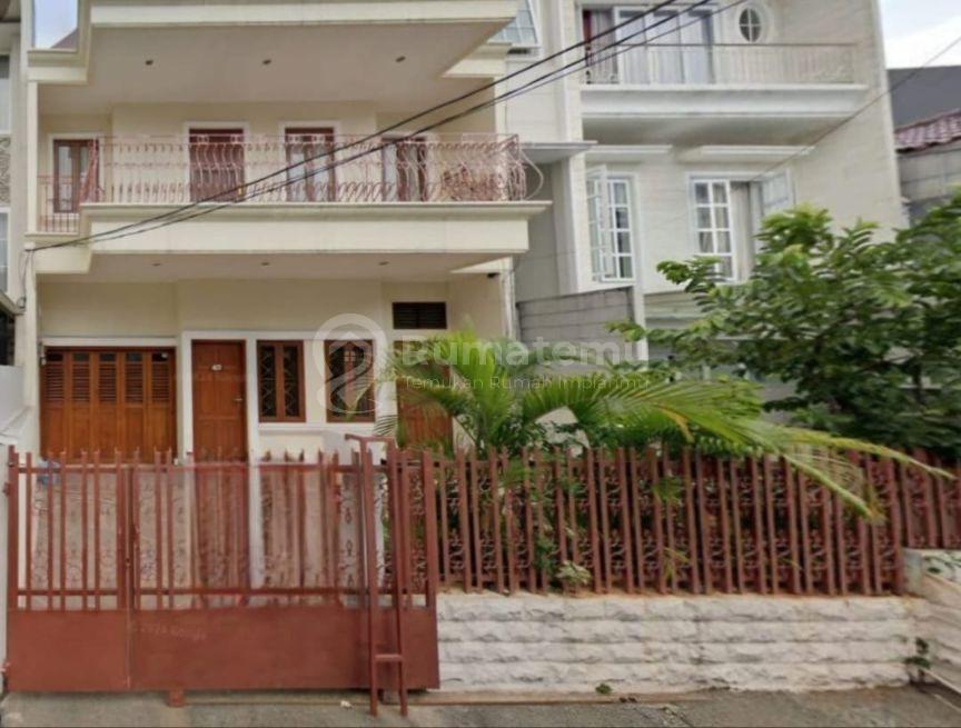 RUMAH 2 TINGKAT DISEWAKAN AREA PONDOK INDAH