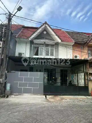 Dijual Rumah Minimalis 2,5 Lantai Siap Huni di Taman Palem Lestari Jakarta Barat