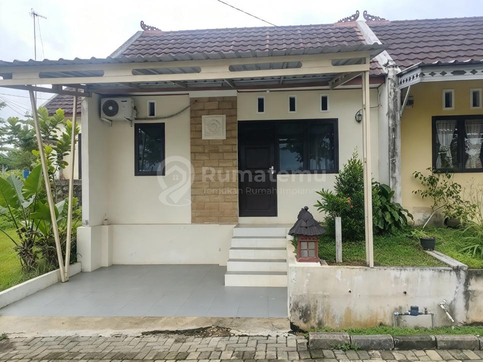 Rumah Hook yang Asri dengan View Gunung di Kabupaten Sukabumi By Prabowo Siswanto Property