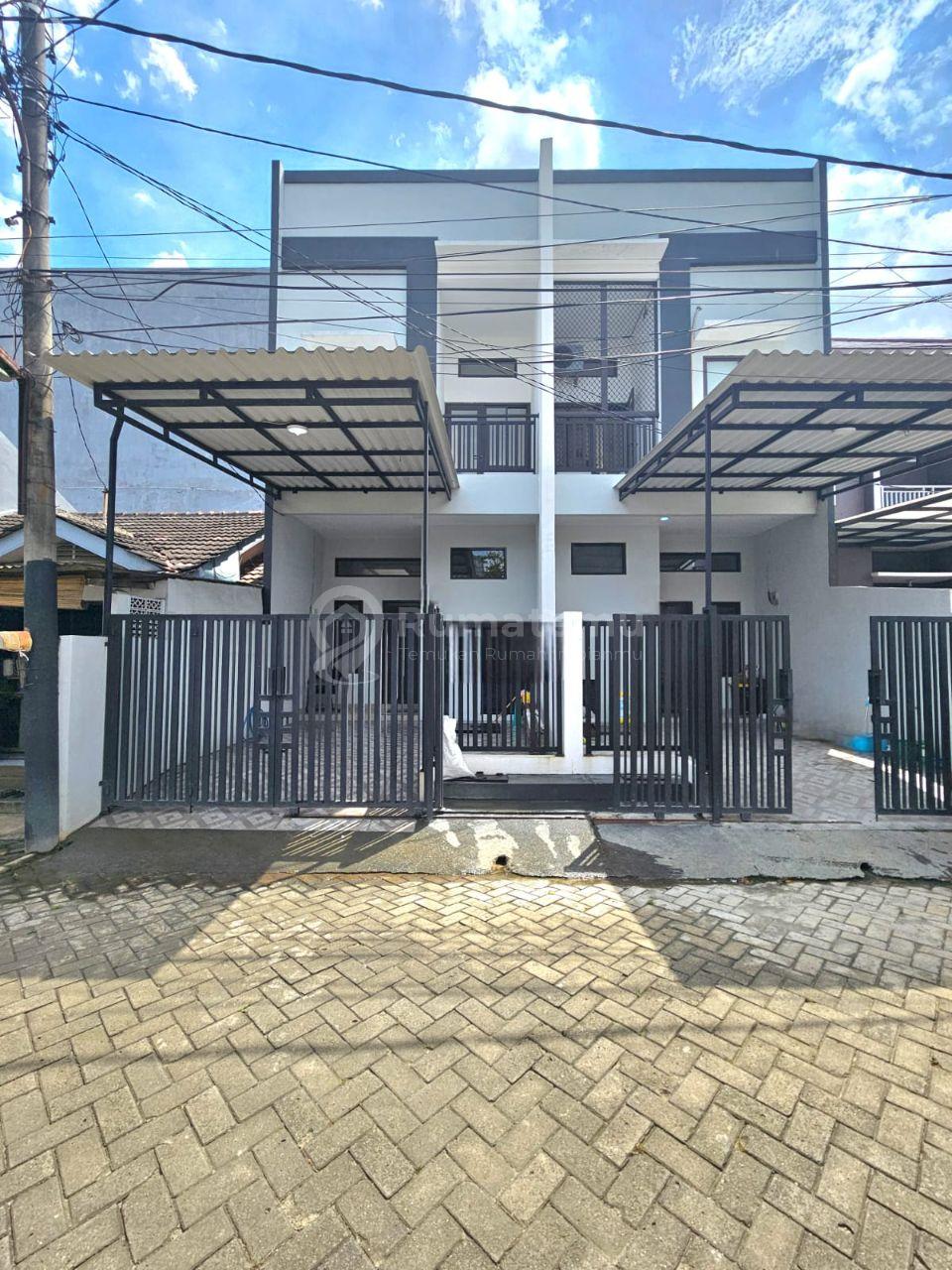 TURUN HARGA Rumah 2 Lantai dengan Desain Minimalis Terenovasi yang Nyaman dan Siap Huni di Harapan Indah,  Bekasi
