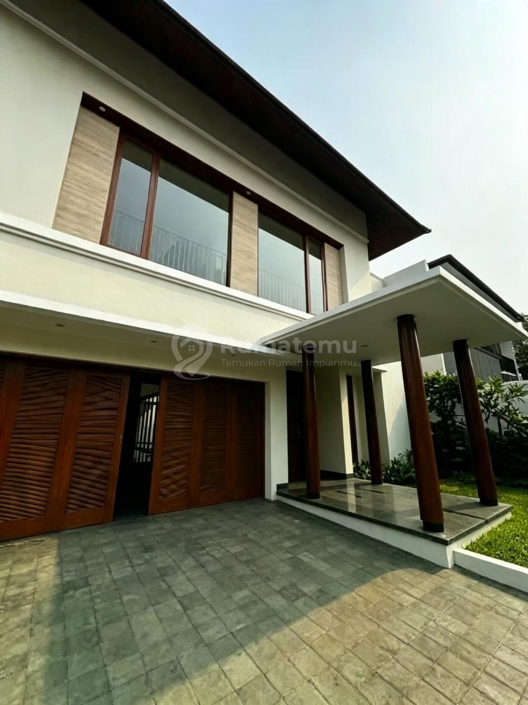 Rumah Mewah Modern Tropis 2 Lantai Layout Lapang Di Cipete