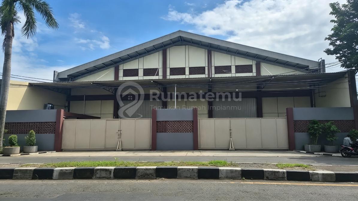 Gudang Baru Strategis Kalijaga Mundu Cirebon Lm 30M Tinggi 10M, Akses Masuk Armada/Kendaraan Besar Mudah.