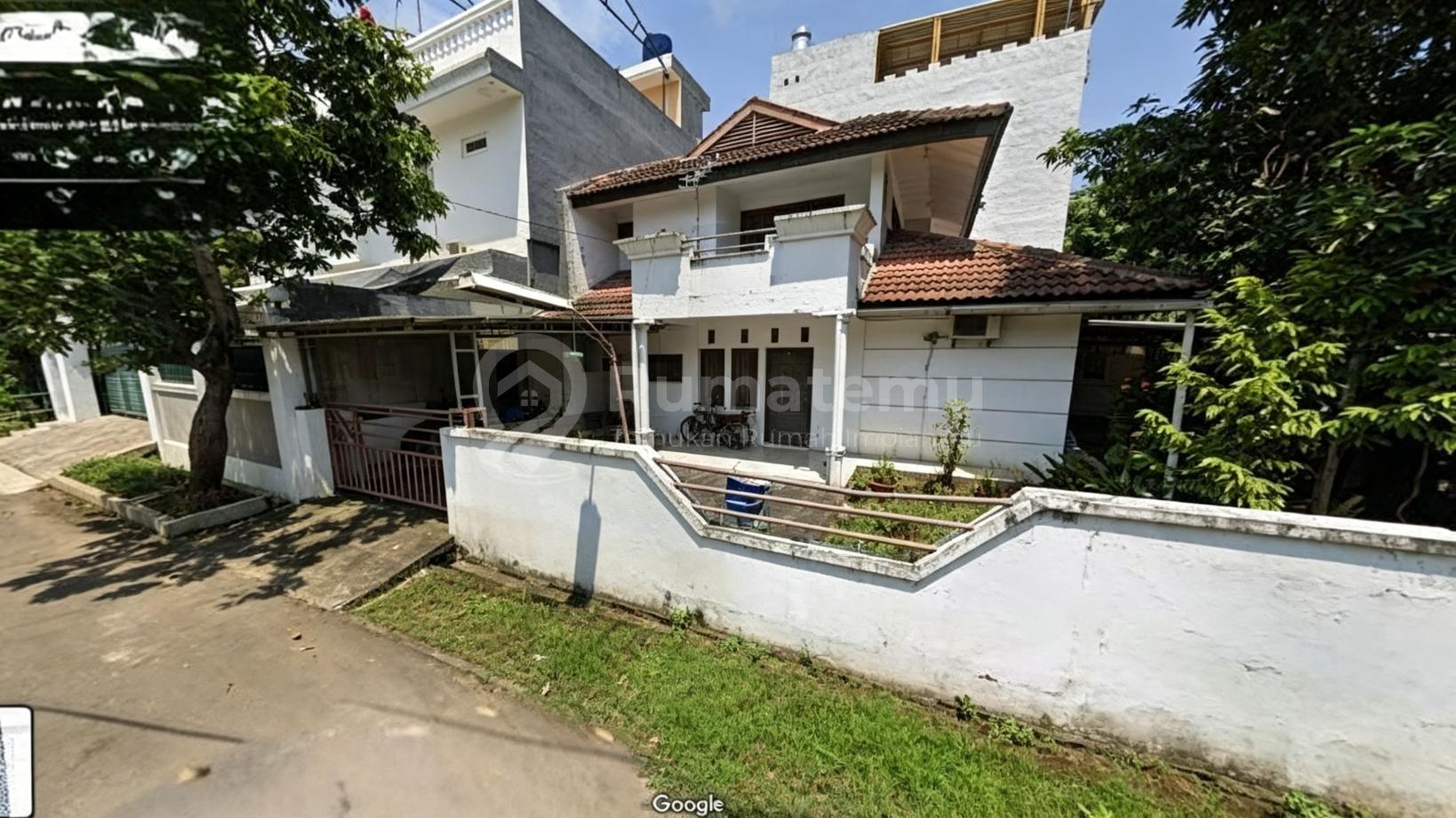 Dijual rumah lama Hook Akses 2 jalan mobil 2 lantai di Kelapa Gading, Pegangsaan Dua, Jakarta