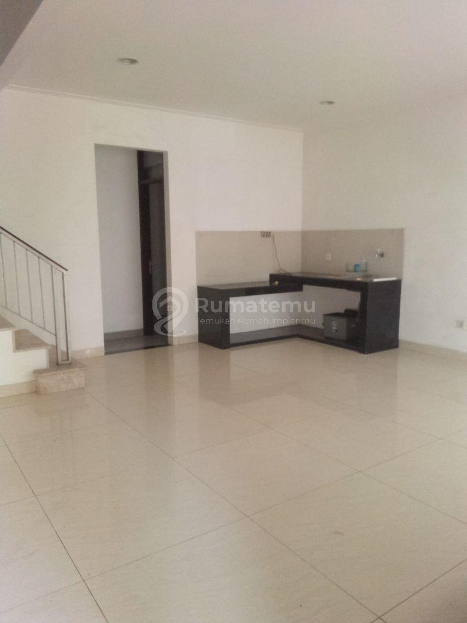 Disewakan Rumah Golf Island di PIK