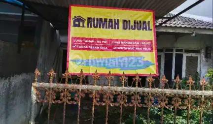 Dijual Cepat Rumah Tua Hitung Harga Tanah Di Perumahan Taman Kencana, Cengkareng - Jakarta Barat