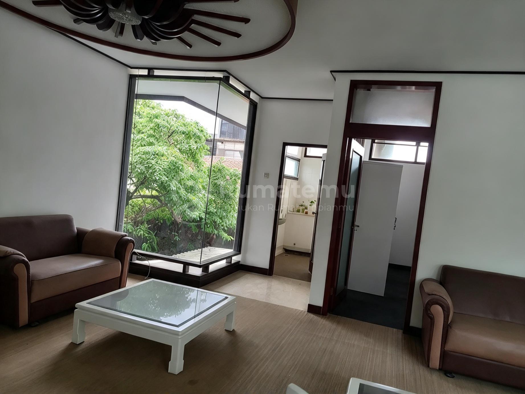 Dijual Rumah Asri 2 Lantai 4 KT Siap Huni (Shm) Baladewa Bandung