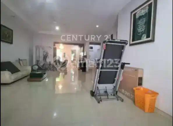 Rumah Mewah dan Nyaman di Kawasan Strategis Bangka - Kemang