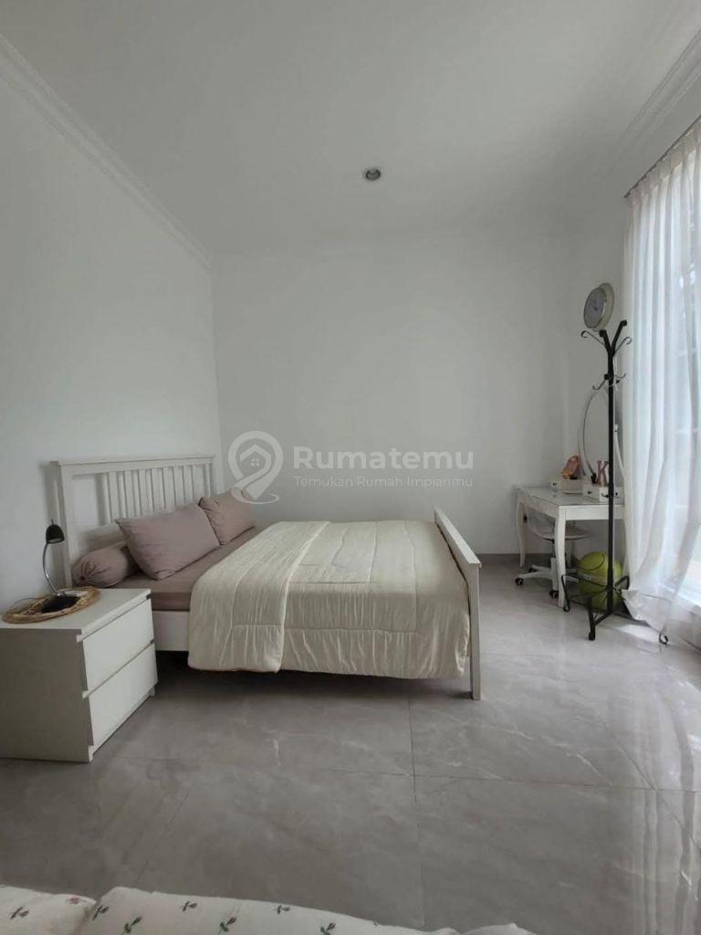 ​[VIEW PEGUNUNGAN] Rumah Mewah 3 Lantai SHM @ Rancamaya Golf Estate Bogor – 4,8M (Nego)