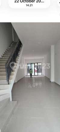 Rukan (Rumah Kantor) Osra Pik 2