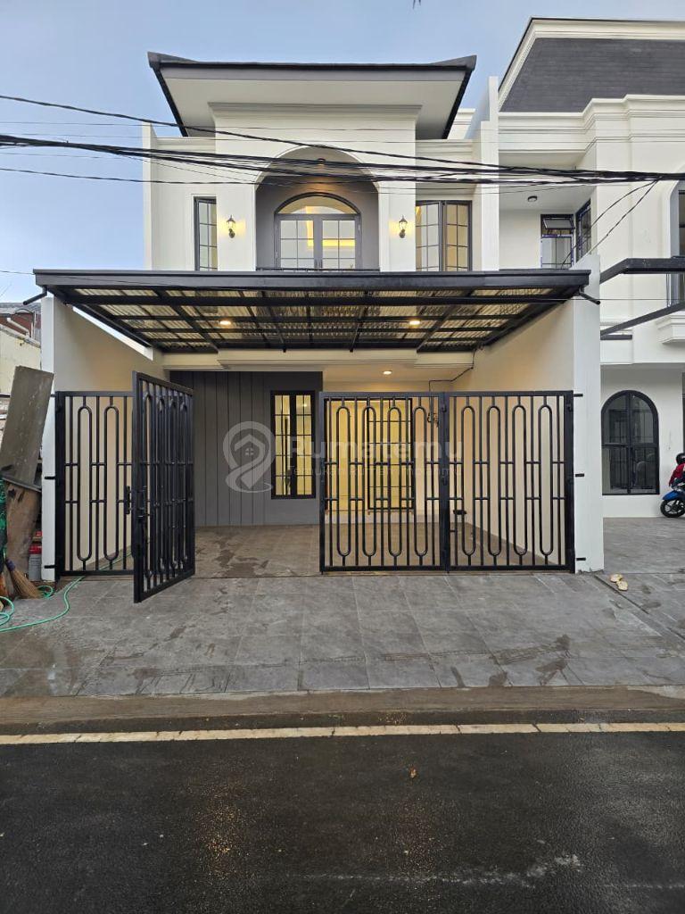 Rumah Baru Dalam Komplek mewah di billymoon Pondok Kelapa 
