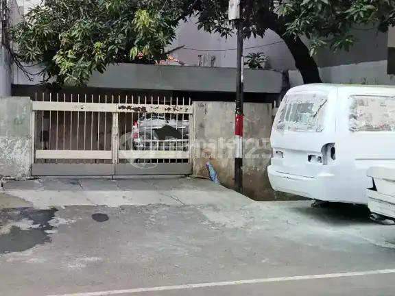 Rumah Hitung Tanah Pinggir Jalan Raya, 150 Meter Ke Ltc Glodok