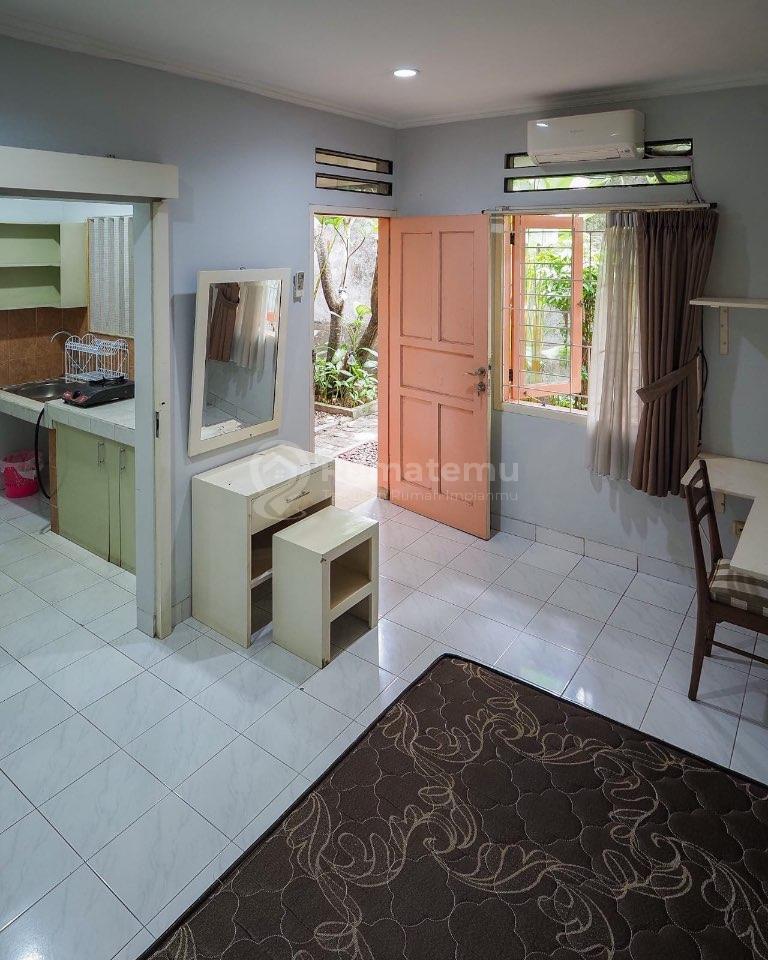     Dijual Rumah Premium Lebak Bulus – Rooftop, Parkir 4 Mobil, SHM, LT 580 m²