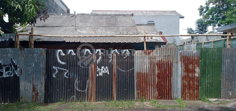 Rumah Tua Hitung Tanah 199 m2 SHM Jalan Lebar Bebas Banjir Lingkungan Asri Nyaman Aman dan Tenang di Antapani Bandung