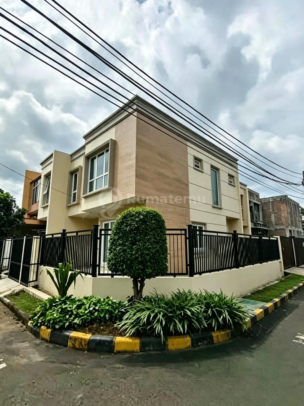 Dijual Rumah Bangunan Baru Posisi Hoek 2 Lantai di Gading Serpong Sektor 7 A