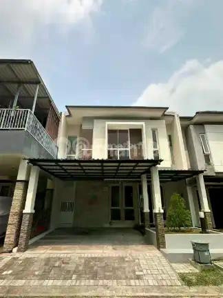 Rumah 2 Lantai Siap Huni Jarang Ada Lokasi Premium Dekat Tol Dekat Stasiun Royal Blossom Bsd