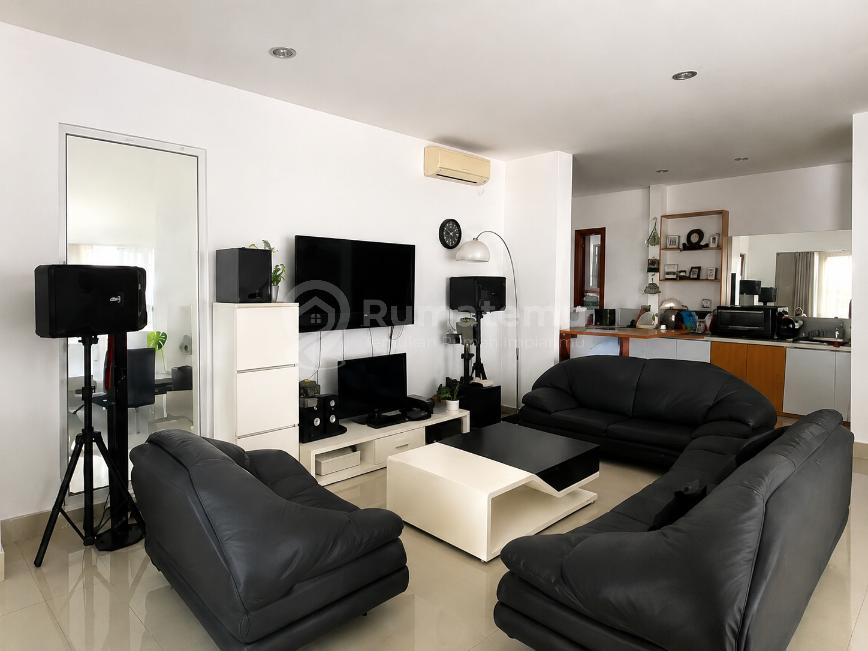 Rumah Hoek Siap Huni Siap Transaksi 3 Lantai Cantik Sevilla Bsd