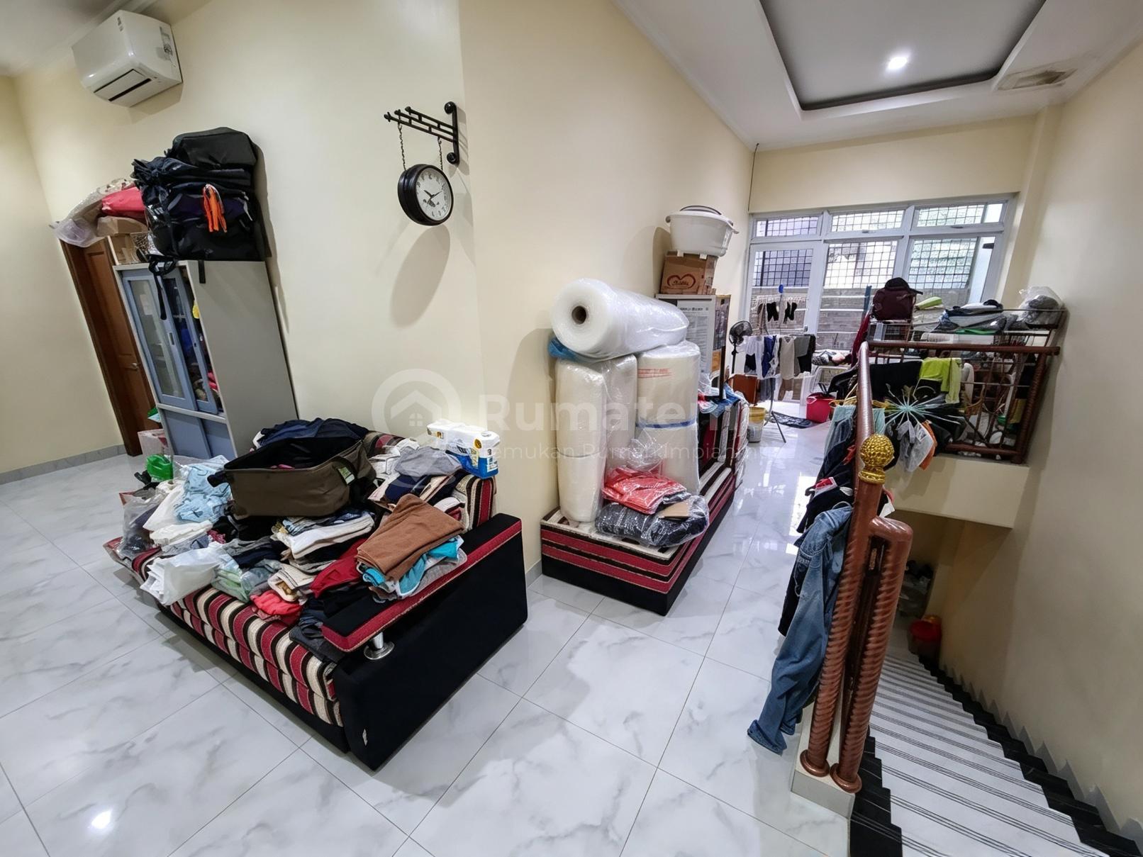 Dijual Rumah Siap Huni Di Taman Surya 5, Jakarta Barat