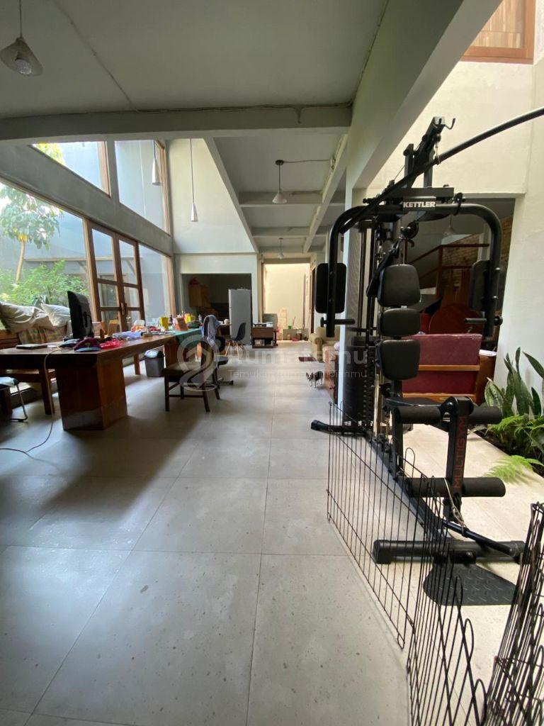 DI JUAL RUMAH DAN RUANG USAHA DI NATUNA BANDUNG