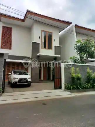 KEMANG TROPICAL MODERN HOUSE