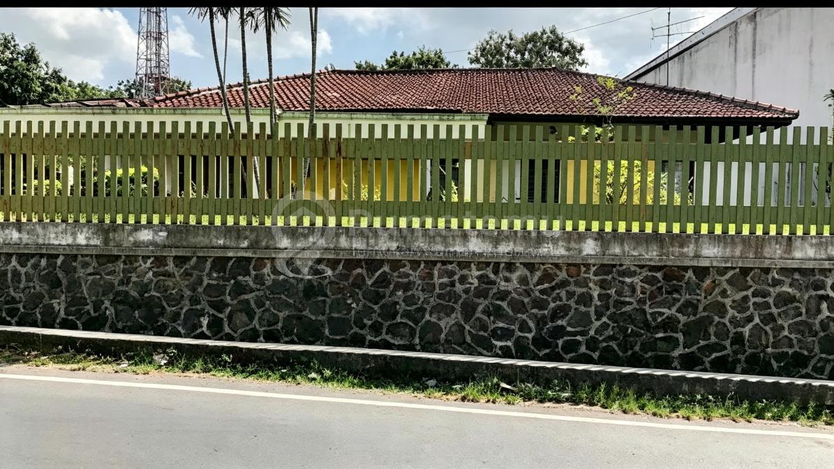 Rumah MEWAH 2.150 M², 5 KAMAR, DEKAT AKPOL SEMARANG