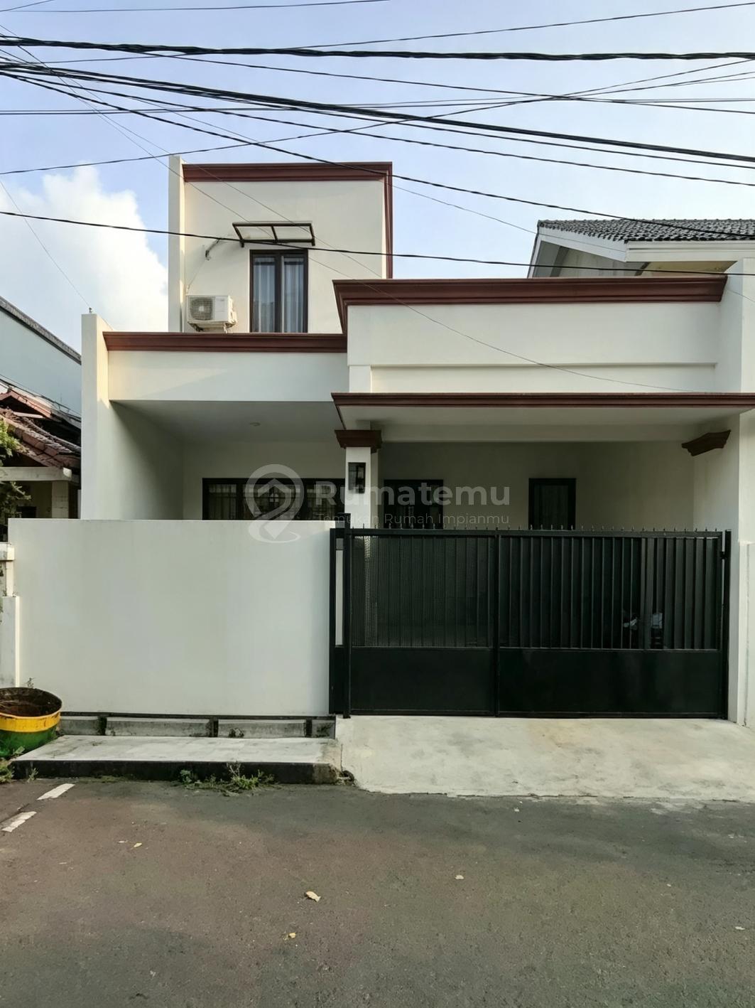 Rumah Secondary Dalam Komplek di Pondok Bambu