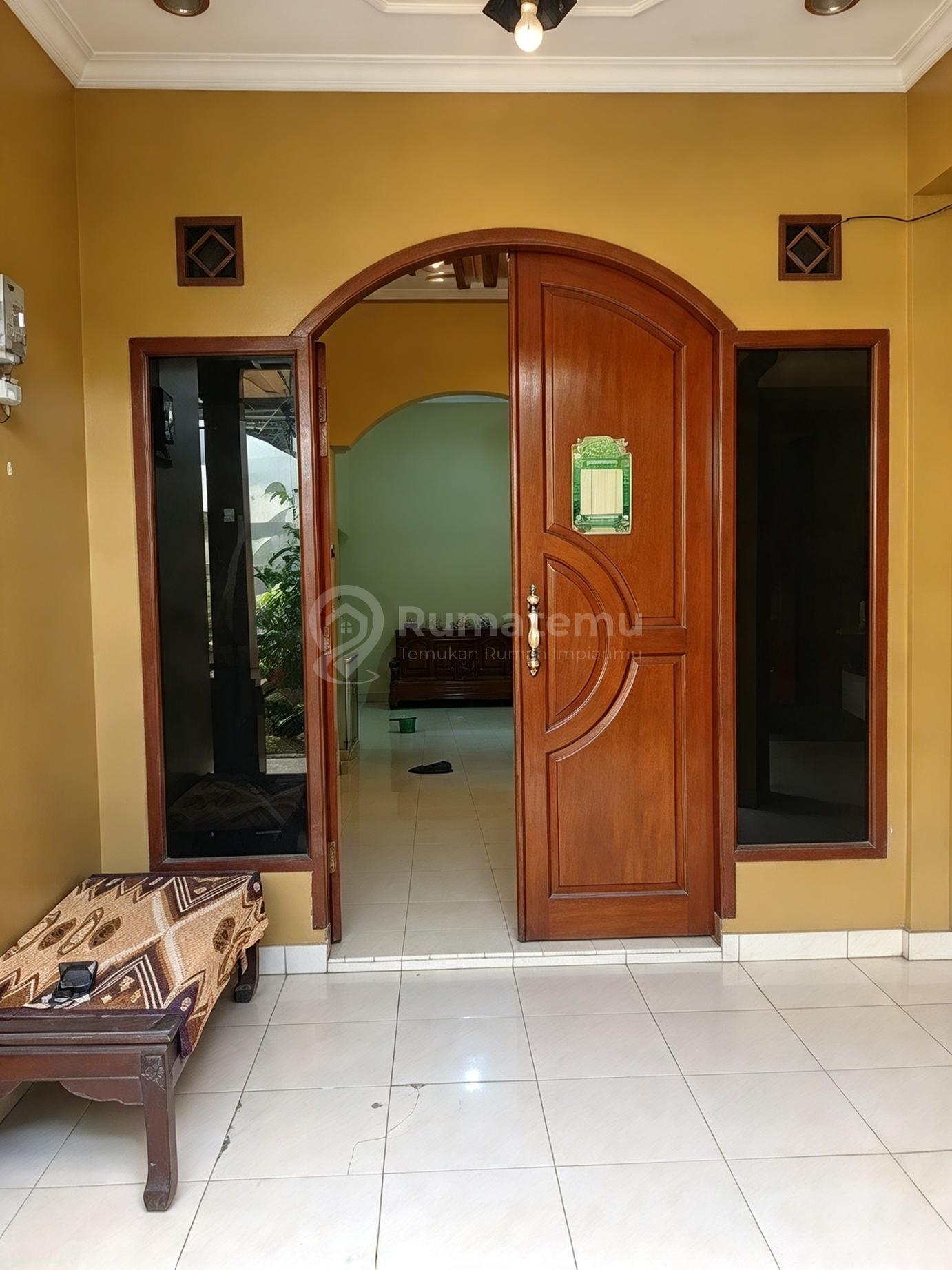 Disewakan Rumah di Jalan Kh Moch Kup Pinang Kota Tangerang Lokasi Strategis Dekat Masjid Jami' Al Ijtihad dan Smk Asy Syifa Tangerang 