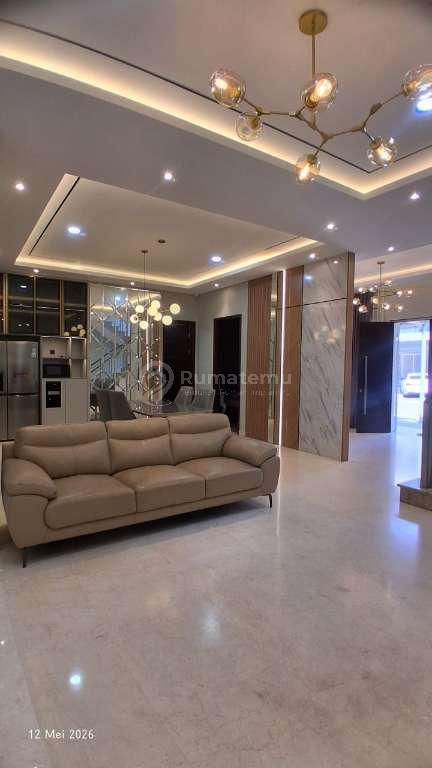 DISEWAKAN RUMAH FULL FURNISHED HADAP SELATAN @GOLF ISLAND, PIK