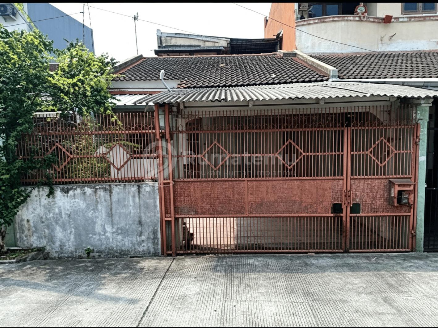Jual BU rumah dengan akses 2 jalan mobil di Daan Mogot Estate Kapuk, Cengkareng, Jakarta Barat
