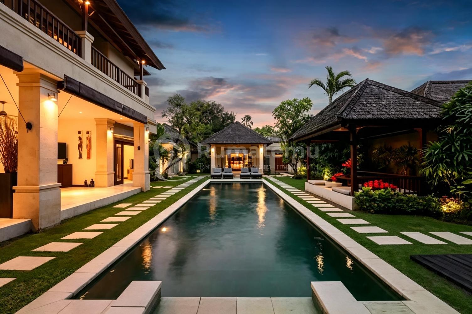Rv-3092 Elegant 2-Villa Estate In Seminyak - 7 Bedrooms, Prime Location