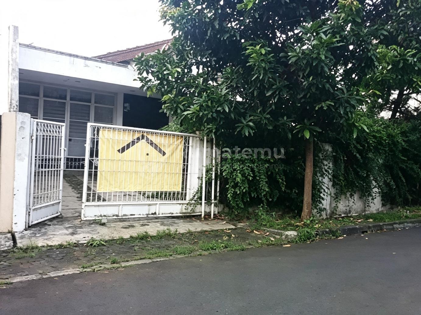 Rumah Hook bebas banjir di Perumahan Tanjung Barat Indah Jagakarsa Jakarta Selatan