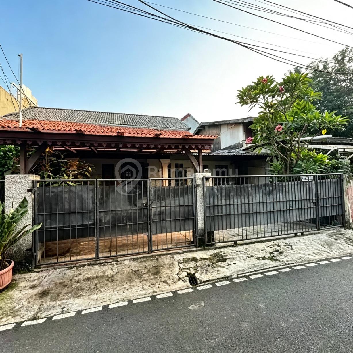 Dijual Rumah 2 Lantai Sekaligus Kos Kosan