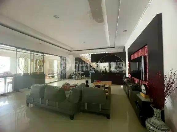 Rumah Pluit 4 Br Full Furnish Dengan Taman Bisa Untuk Usaha