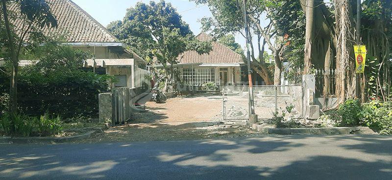 Rumah Belanda Tanah 520 m2 SHM Muka 8 Meter Halaman Luas Lokasi Premium  Super Strategis Untuk Komersial di Jalan Aceh Bandung