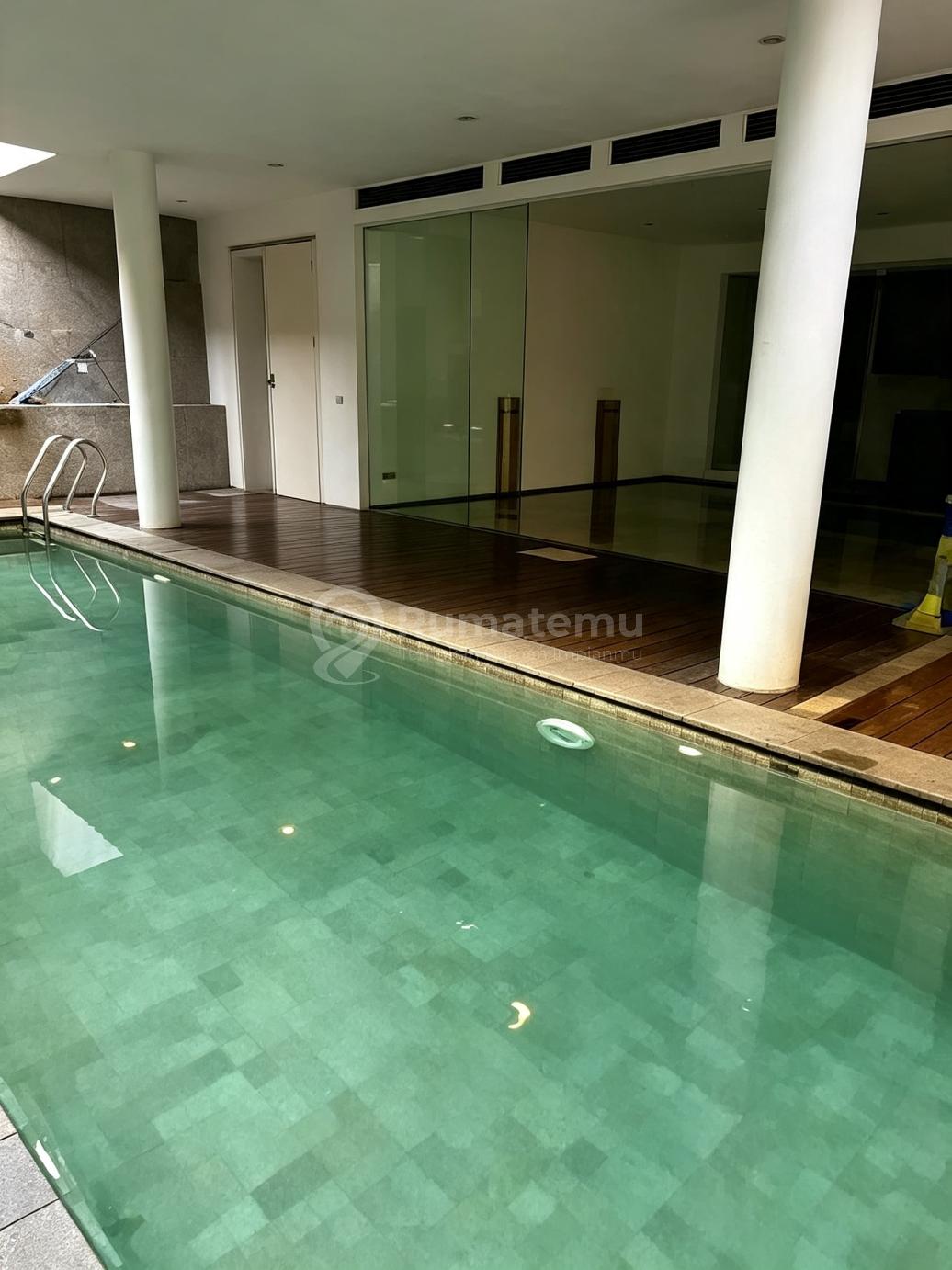 Town House 3 Lantai Pool Swimming Di Kemang Timur Raya